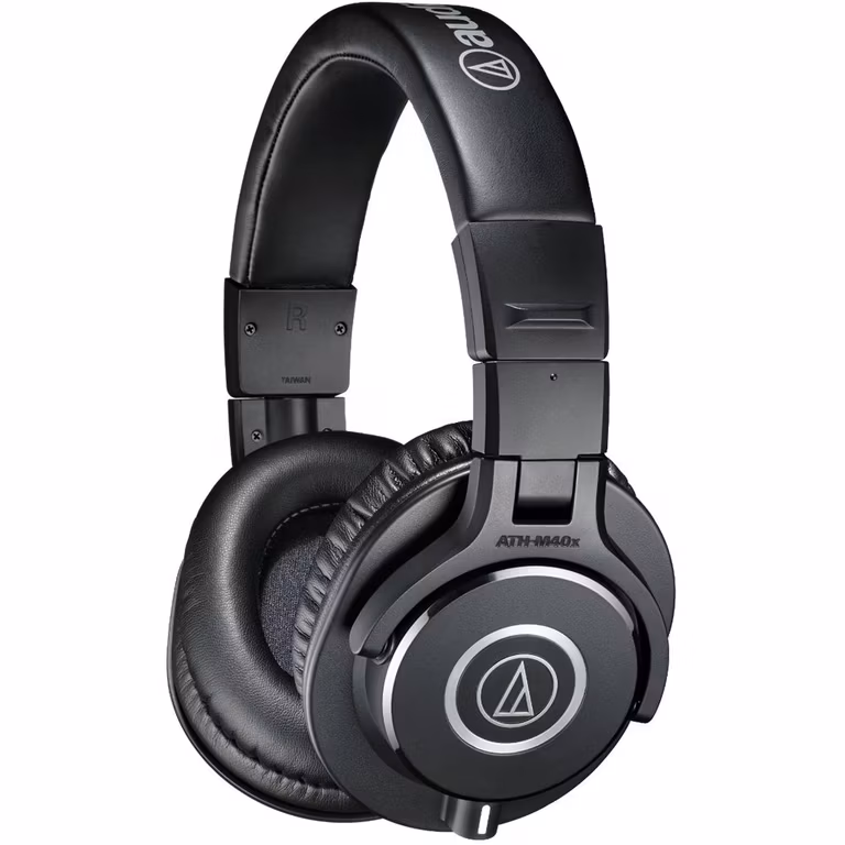 Amazon: Audio-Technica - Audifonos ATH-M40X con parte trasera cerrada