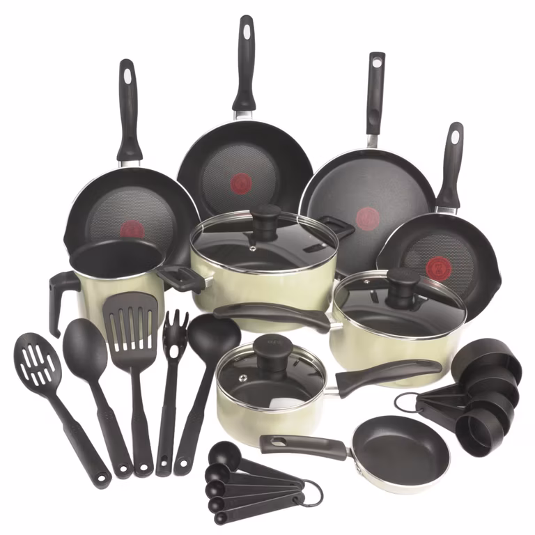 Amazon: Batería de Cocina de 26 piezas Color Verde Lichen con Antiadherente Titanium - Tfal