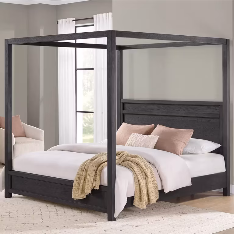Costco: Universal Broadmoore, Cama Tamaño King Con Dosel, Queen $8,999