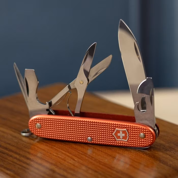 Mercado Libre: Navaja Victorinox pioneer x alox edición 2025