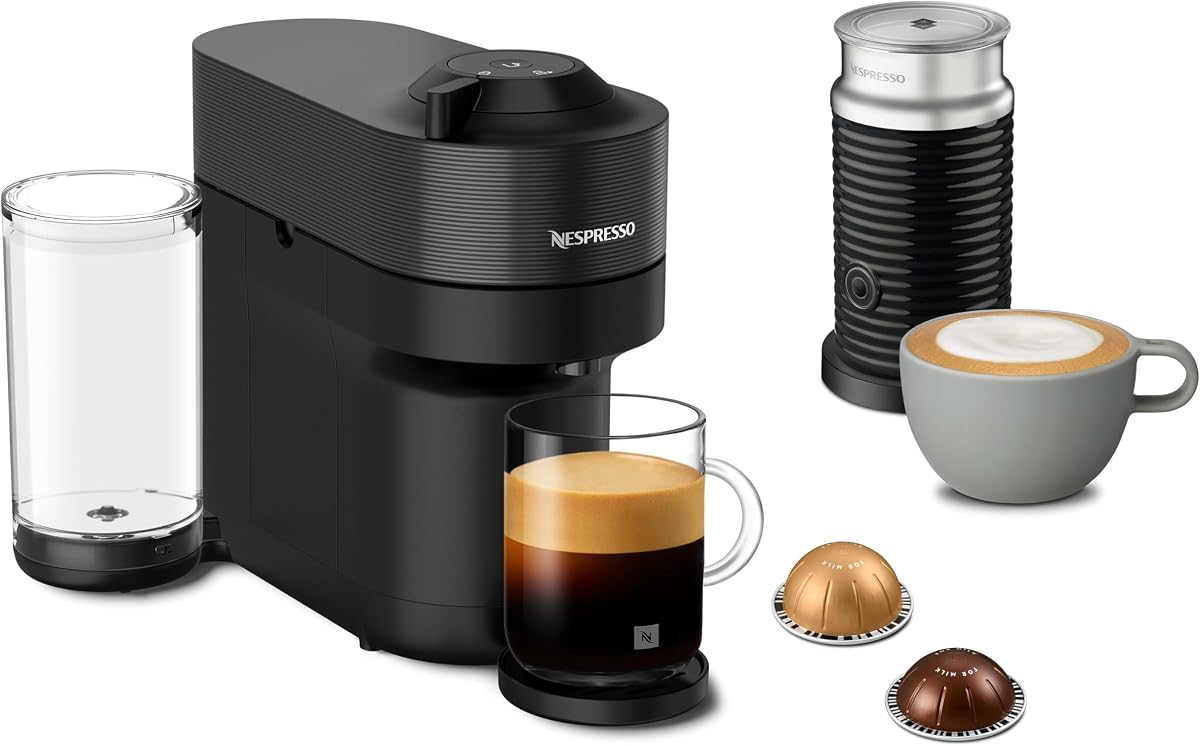 Nespresso Cafetera Vertuo Pop Negra con Espumador + 12 Cápsulas | Incluye 12 Cápsulas de regalo y Espumador de leche